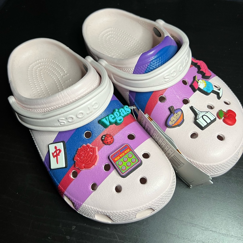 RARE COLOR Crocs